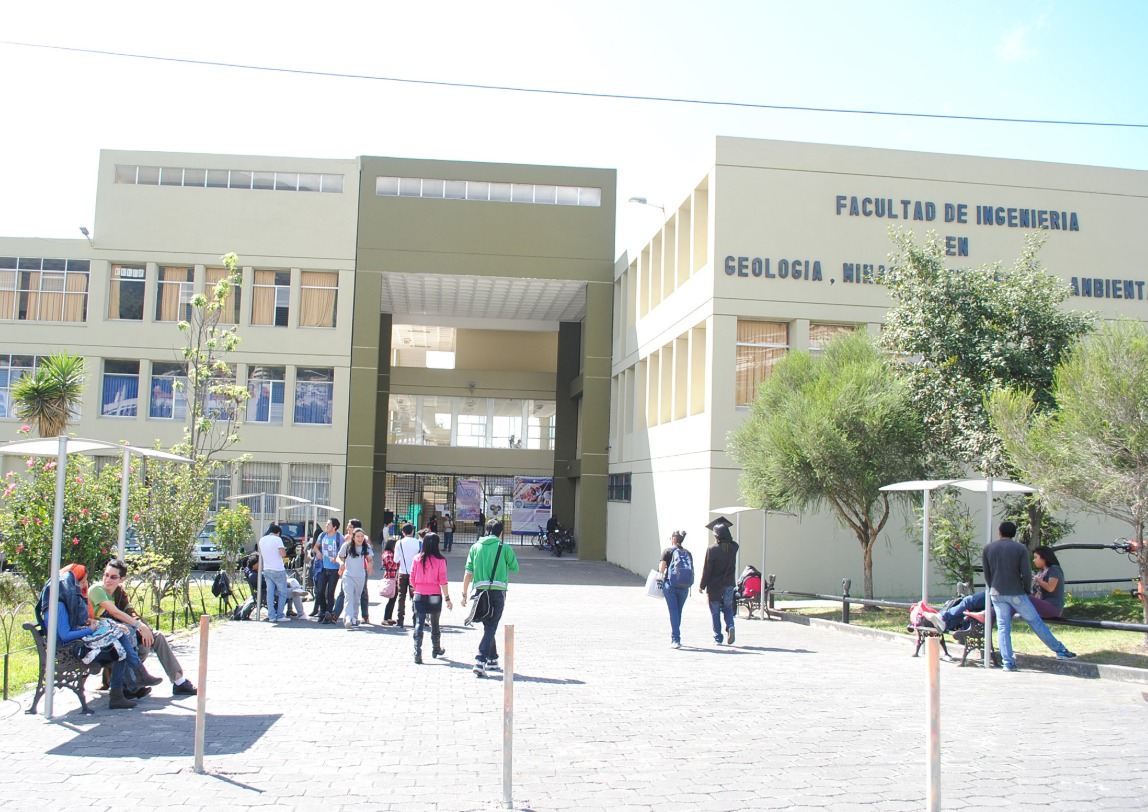 Facultad de Ingeniería en Geología, Minas, Petróleos y Ambiental — UCE